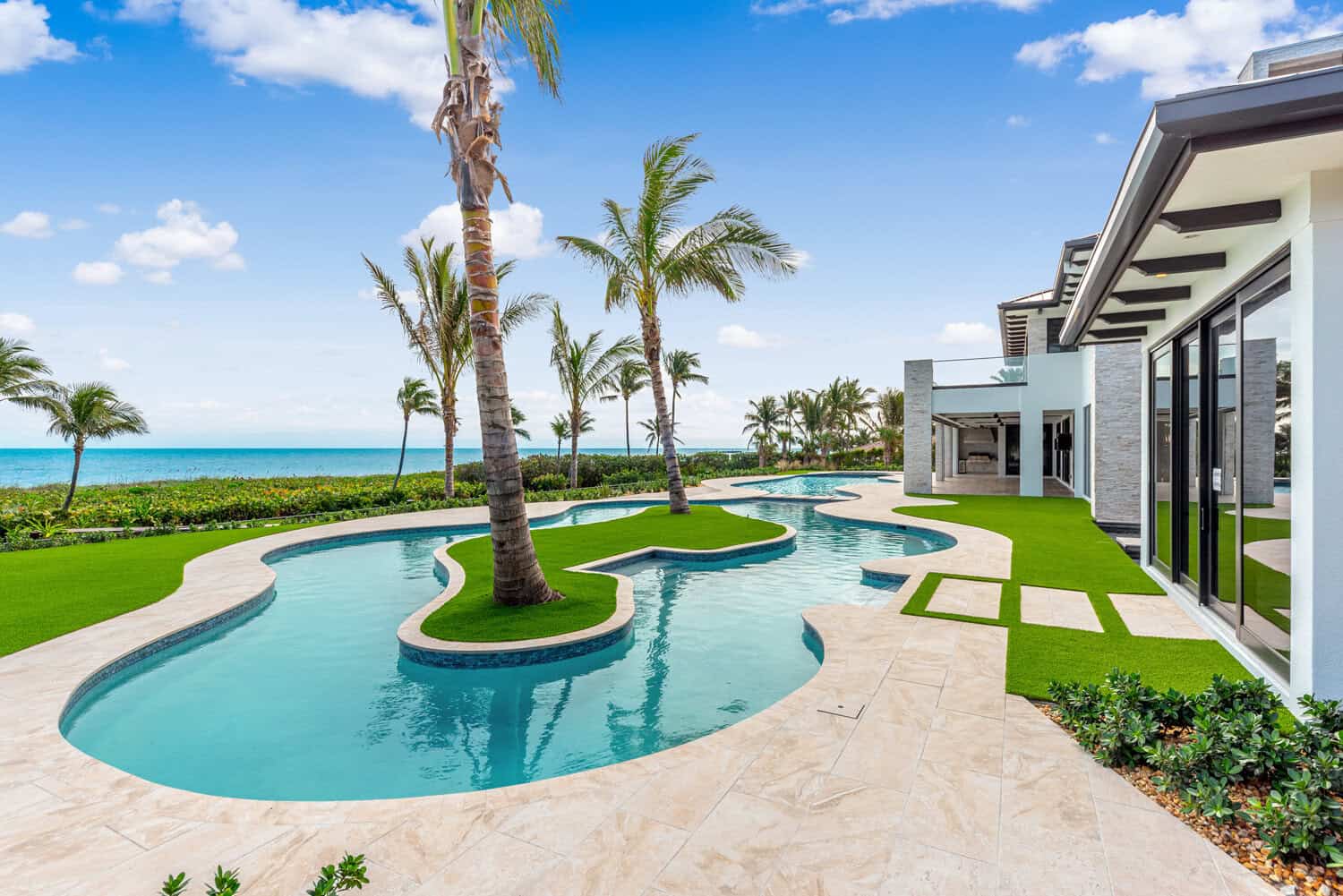 The Architecture of Arrival: Designing Luxury Entry Sequences in South Florida Estates