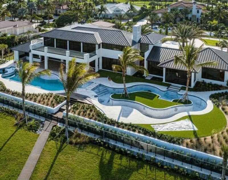 Top Features Every Luxury Waterfront Home Should Include